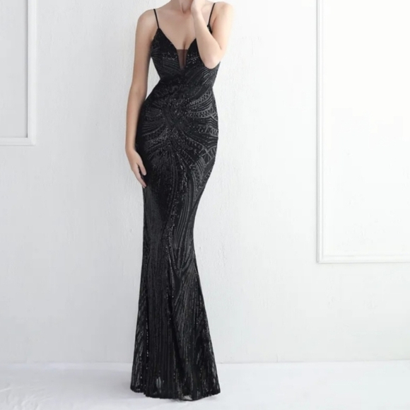 Black, Geometric Print, Sleeveless, Beaded Draped Back, Sequined Merm… - Picture 5 of 13